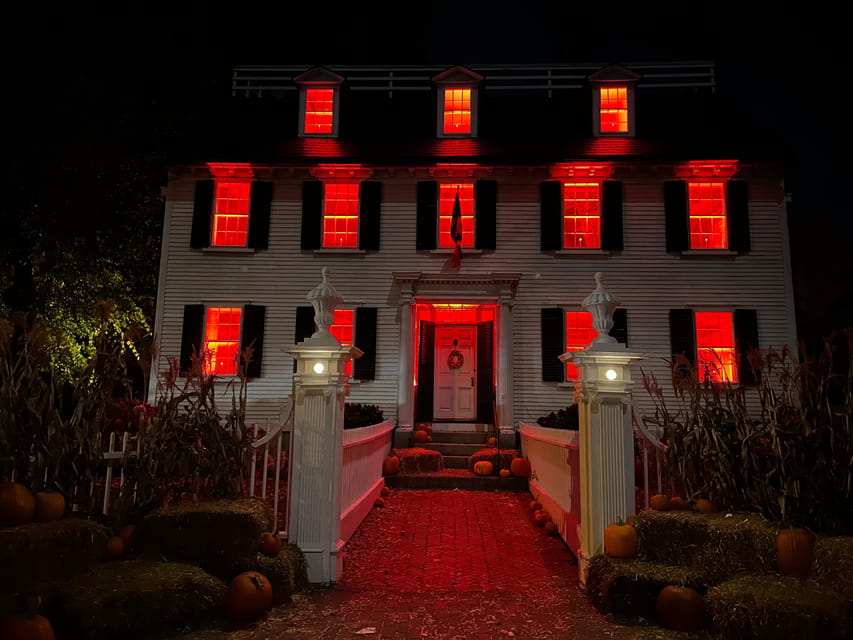 Salem, MA: Hocus Pocus Movie Guided Walking Tour - Key things to know before you book