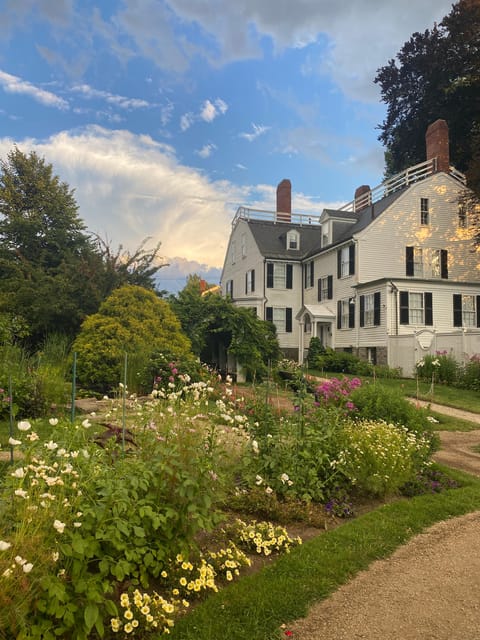 Salem, MA: Hocus Pocus Movie Guided Walking Tour - Ropes Mansion and Allison’s house