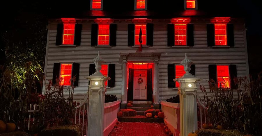 Salem, MA: Hocus Pocus Movie Guided Walking Tour - Meeting at Salem Common