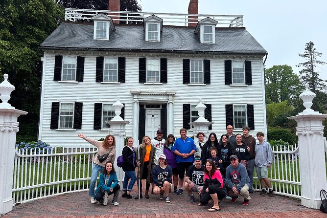 Salem Movie Magic Tour: Hocus Pocus and Bewitched locations - Starting at 221 Washington Street