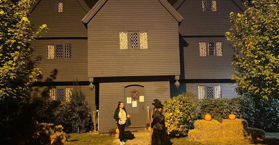 Salem: Psychic Bewitched Tour With Tarot Reading - Salem’s witch trial story, told on foot