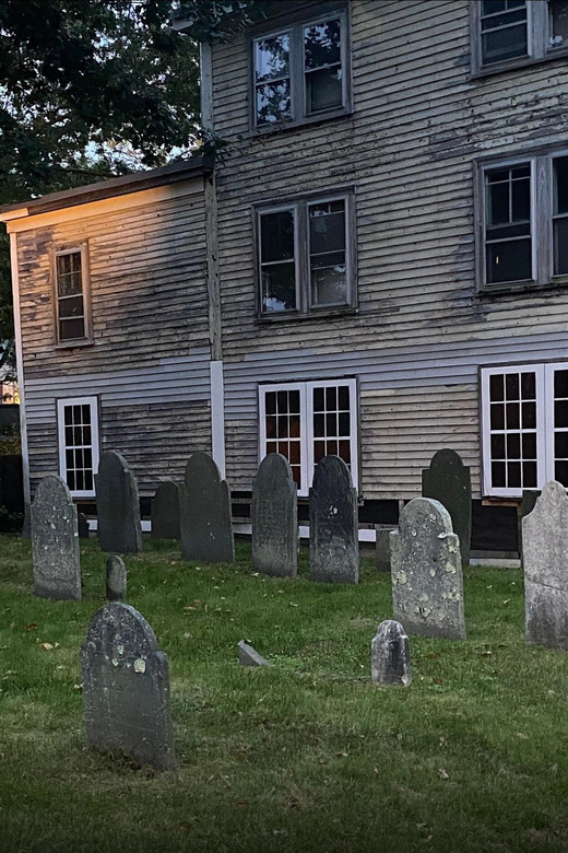 Salem: Specters and Apparitions Ghost Hunting Tour - How the guides shape the experience