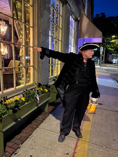 Salem: Vampires and Ghosts Walking Tour with Haunted Objects - What you actually do at the haunted-building finale