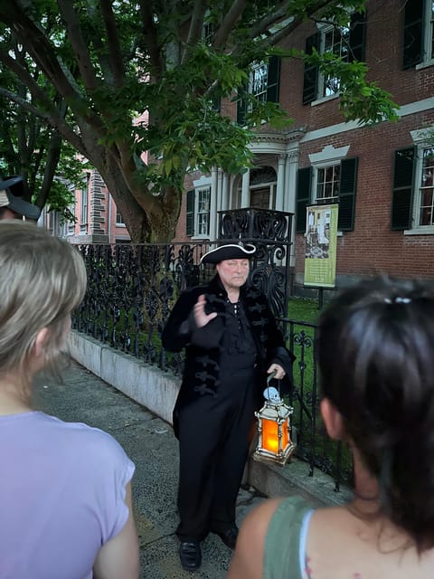 Salem: Vampires and Ghosts Walking Tour with Haunted Objects - Is $32 good value for 90 minutes?