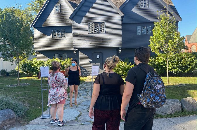 Salem Witch Tour - The Bewitched statue and Salem’s modern witch image