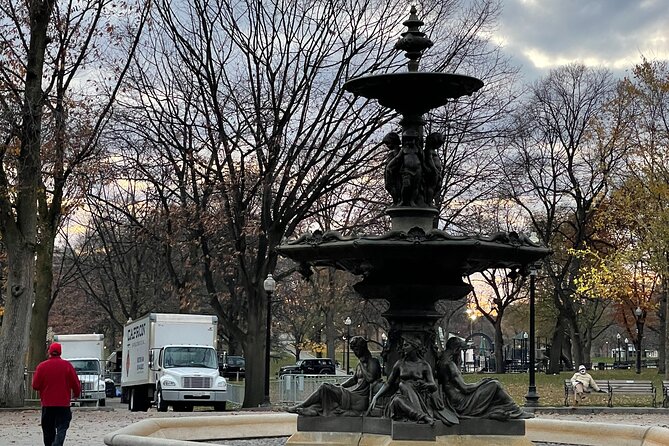 Self-Guided Boston Christmas Tour - Pinckney Street and Literary Boston