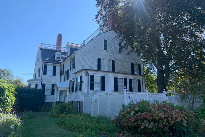 Self-Guided Smartphone Ghost Walking Tour in Salem - Joshua Ward House and the Houdini connection