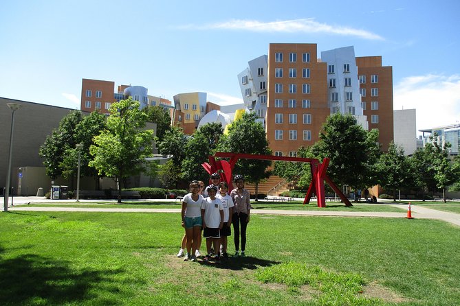 Tour de Cambridge Guided Bicycle Tour - Harvard Yard and Harvard Square