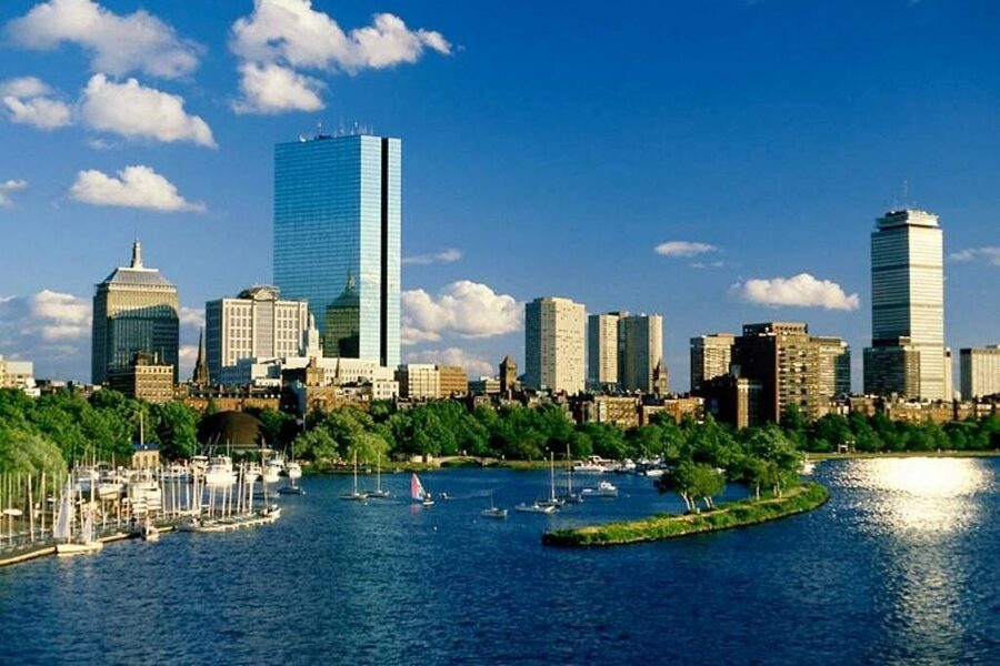 Tour of the Freedom Trail: Faneuil Hall to Boston Common - Granary Burying Ground, the quietest stop