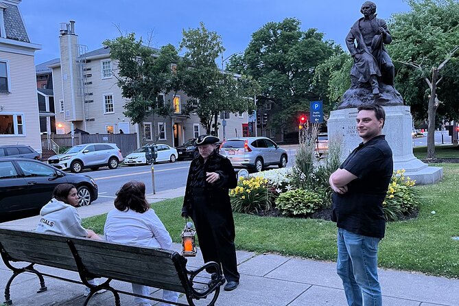 Vampire Ghost Adventures and Haunted Objects Walking Tour - How the guide affects the experience