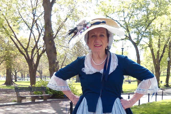 Walk the Historic Freedom Trail with Costumed Guide - The State House connects politics with public consent