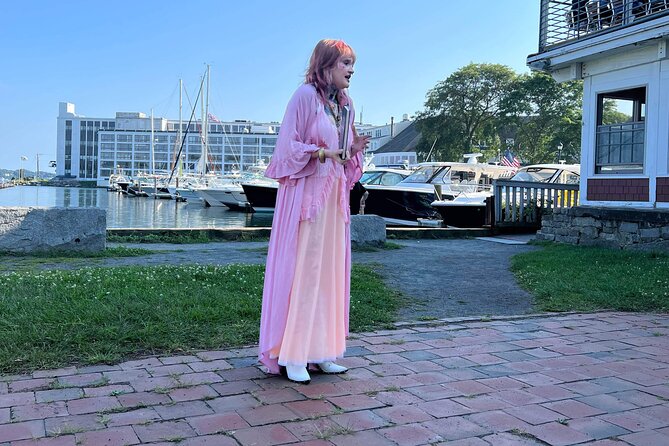 Wandering Witches - The Salem connection and the modern point of view