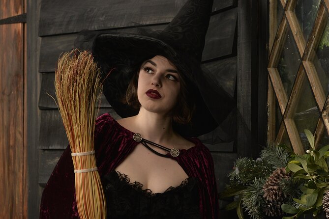 Witch Costume Photo Shoot - Olde Salem Village theatrical set - The photographers make or break the mood